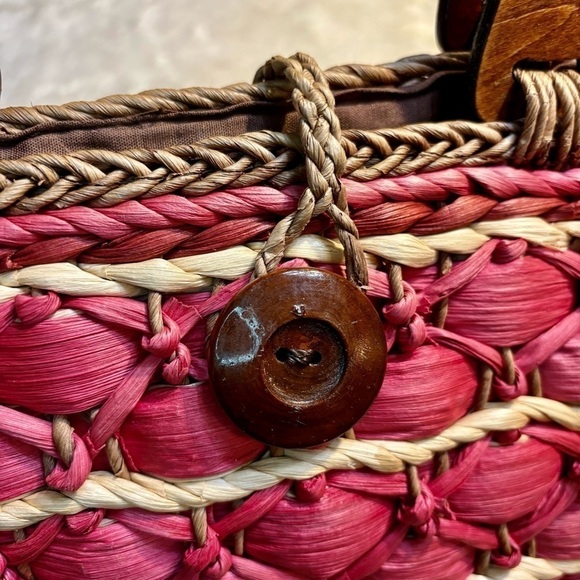 Straw Tote Red Beige Brown 100% Cornhusk Wooden Handles Fabric interior Pocket - Picture 10 of 12